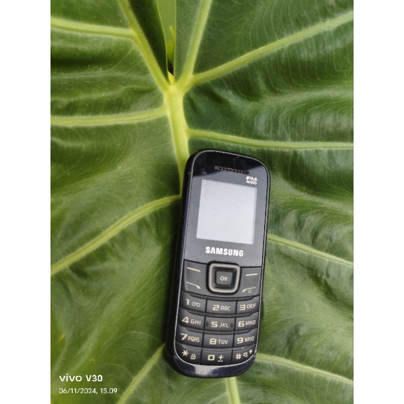 HP Jadul Samsung GT-E1205Y