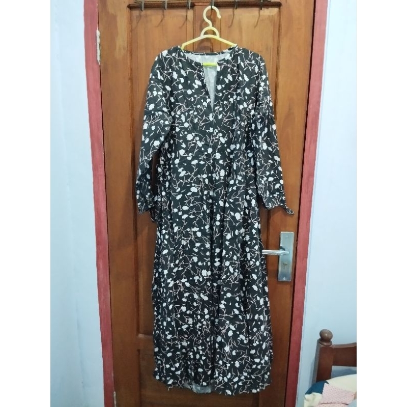 ✿PRELOVED✿ gamis hitam motif bunga bunga - pakaian wanita