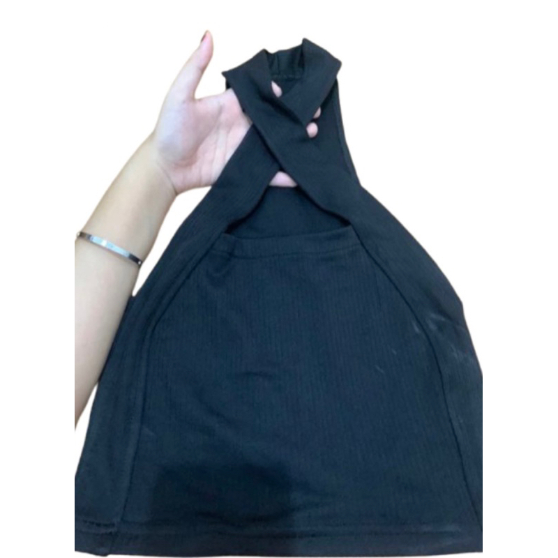 tanktop hitam tali menyilang