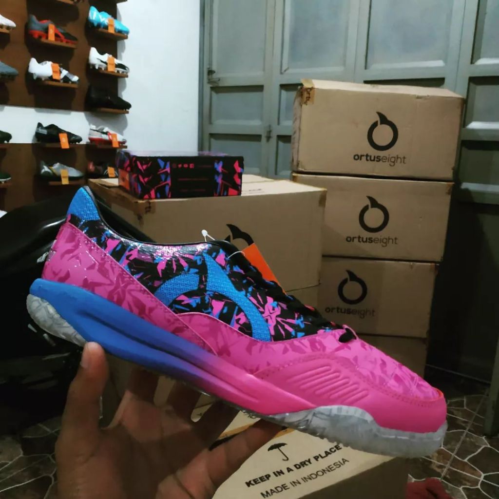 Sepatu Futsal Ortuseight Jogosala Crusher BBS SE - Magenta/Vortex Blue/Black (Produk STOCK TERBATAS)