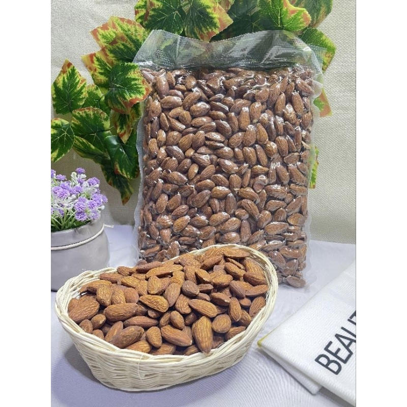 

Kacang Almond Panggang / Natural Roasted Almond / 500 gram dan 1 Kg