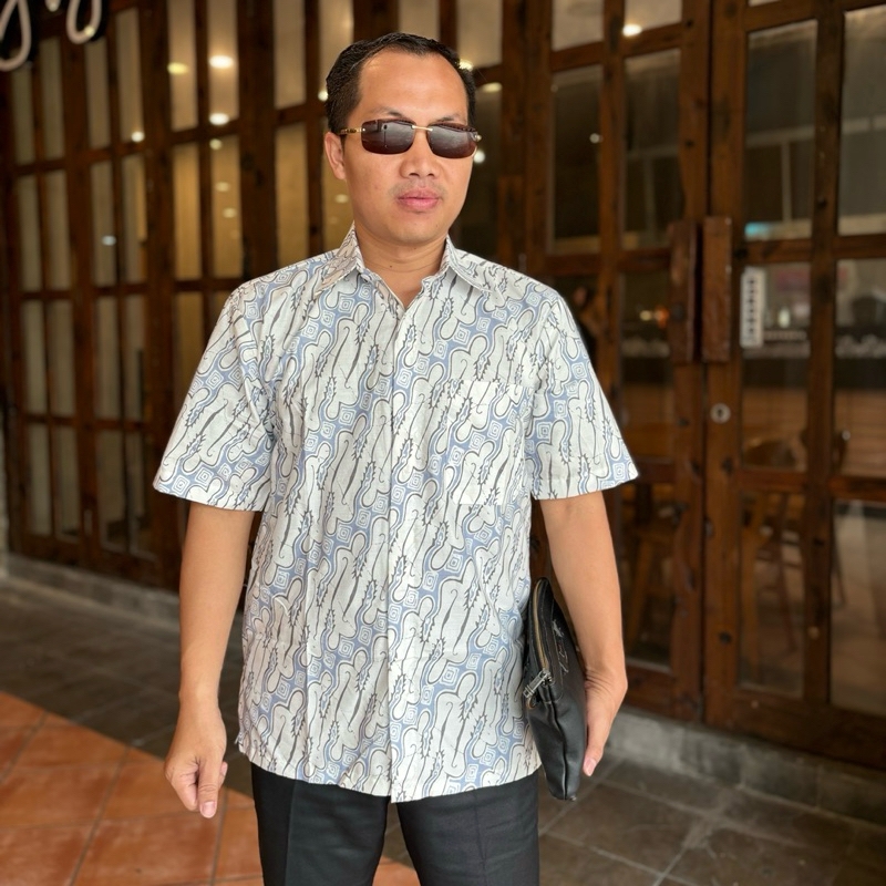 KH Putih 402 Hem Batik Pria Bahan Katun Lengan Pendek