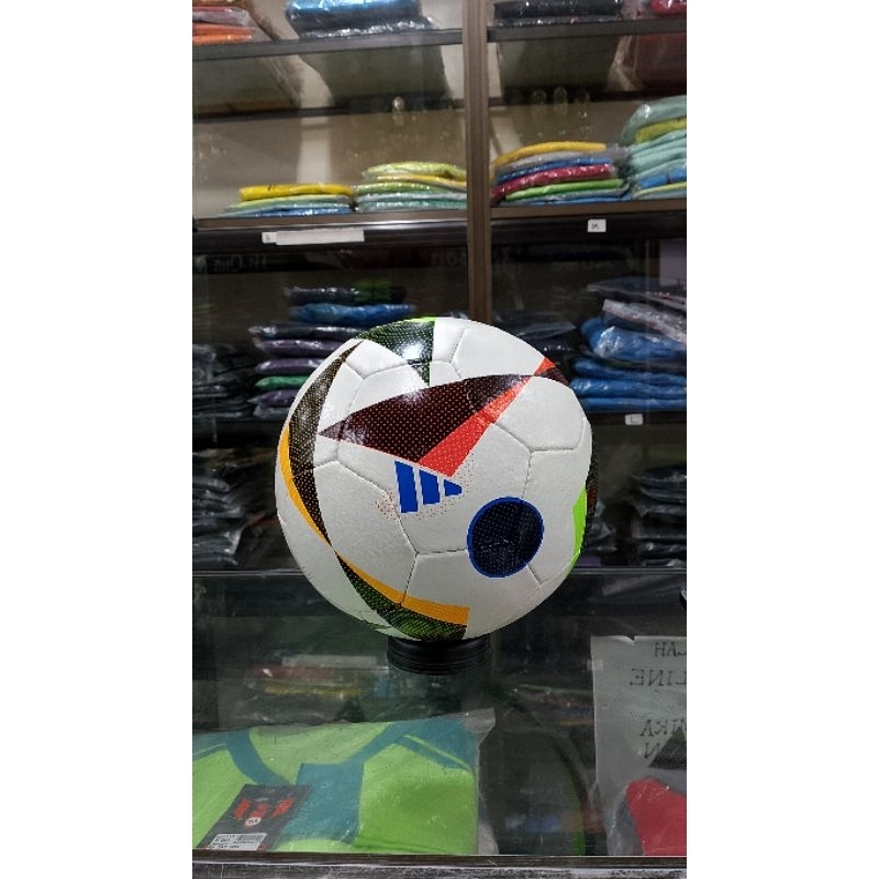Bola futsal Adidas original size 4