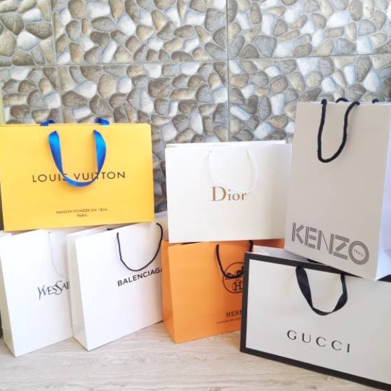 

TERDAHSYAT Paperbag Branded Pembungkus Kado Shopping Bag Kelengkapan Tas Kertas Hadiah Bermerk