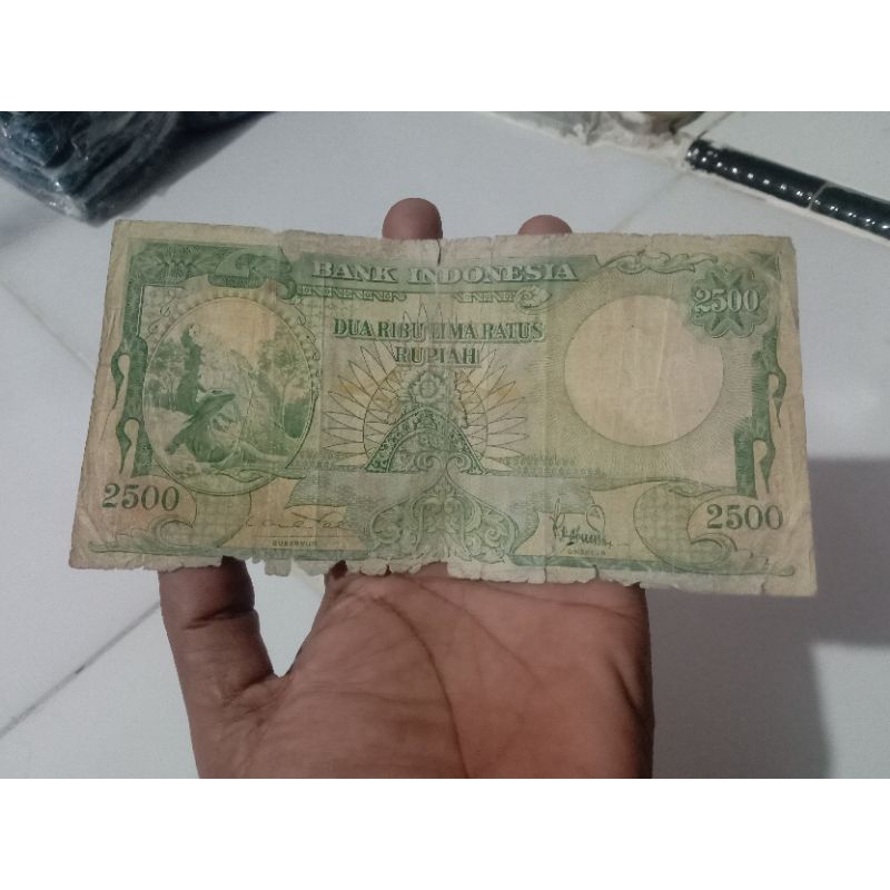 Uang kuno 2500 rupiah komodo tahun 1957