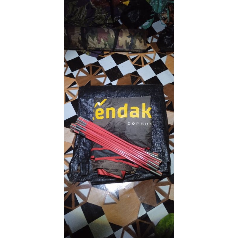 Tenda Camping TENDAKI BORNEO 4P ( PAKAIAN BEKAS RENTALAN )