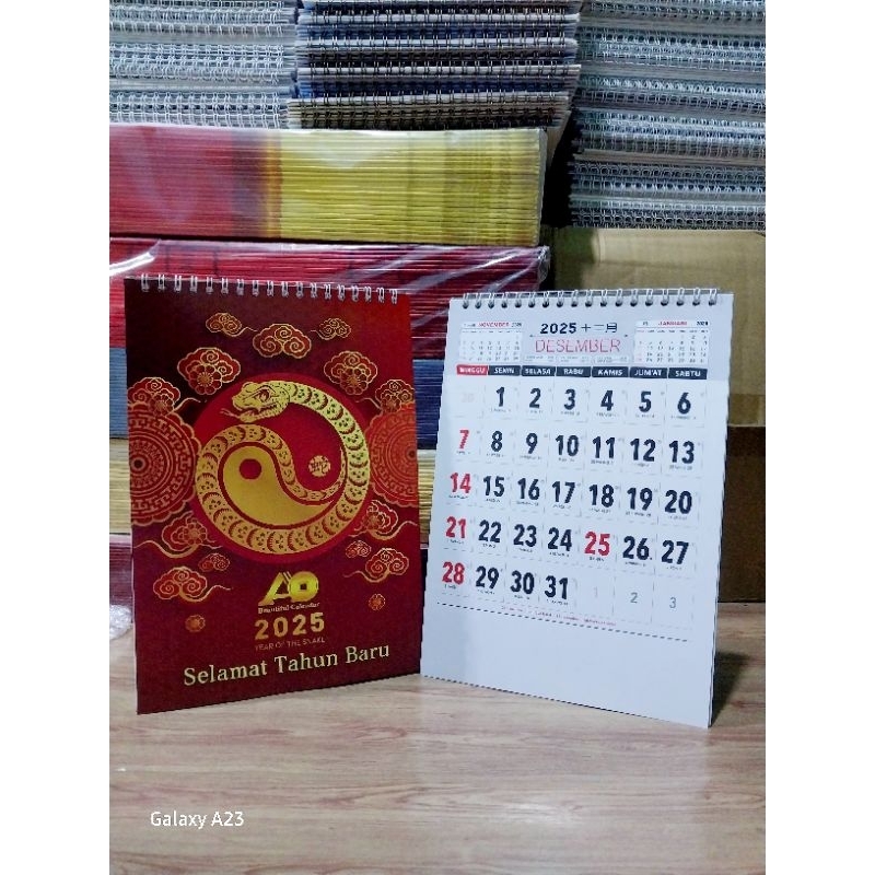 

kalender meja thn 2025 AO 701 uk 23,5 × 16,5 cm