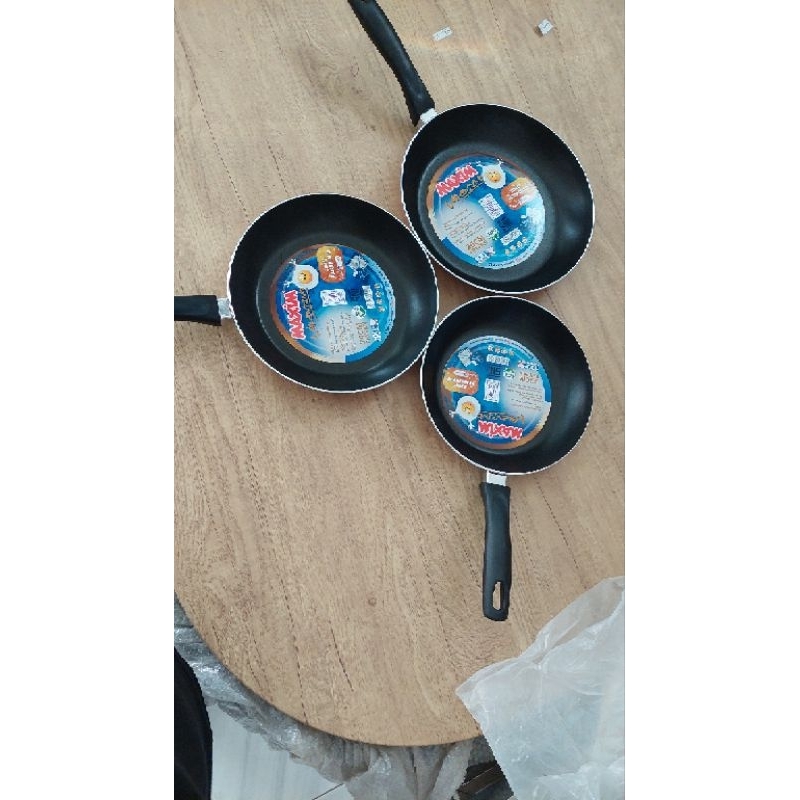 Teplon Anti Lengket Merek Maxim Valentino / Frypan / Penggorengan