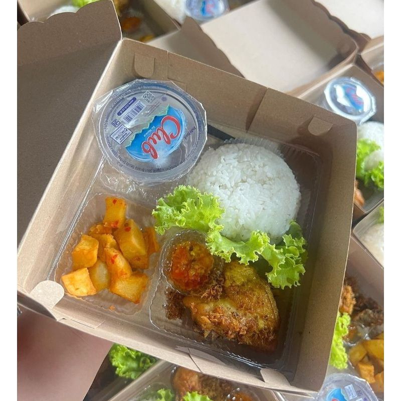 

Paket Nasi Ayam Serundeng 12000