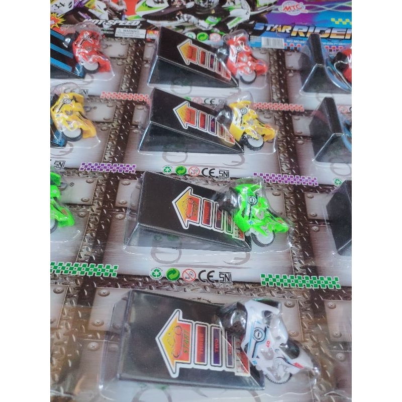 4pcs SPIN GO mini autobike / mainan motor gp rossi pullback track jumping / miniatur gp / mainan ana