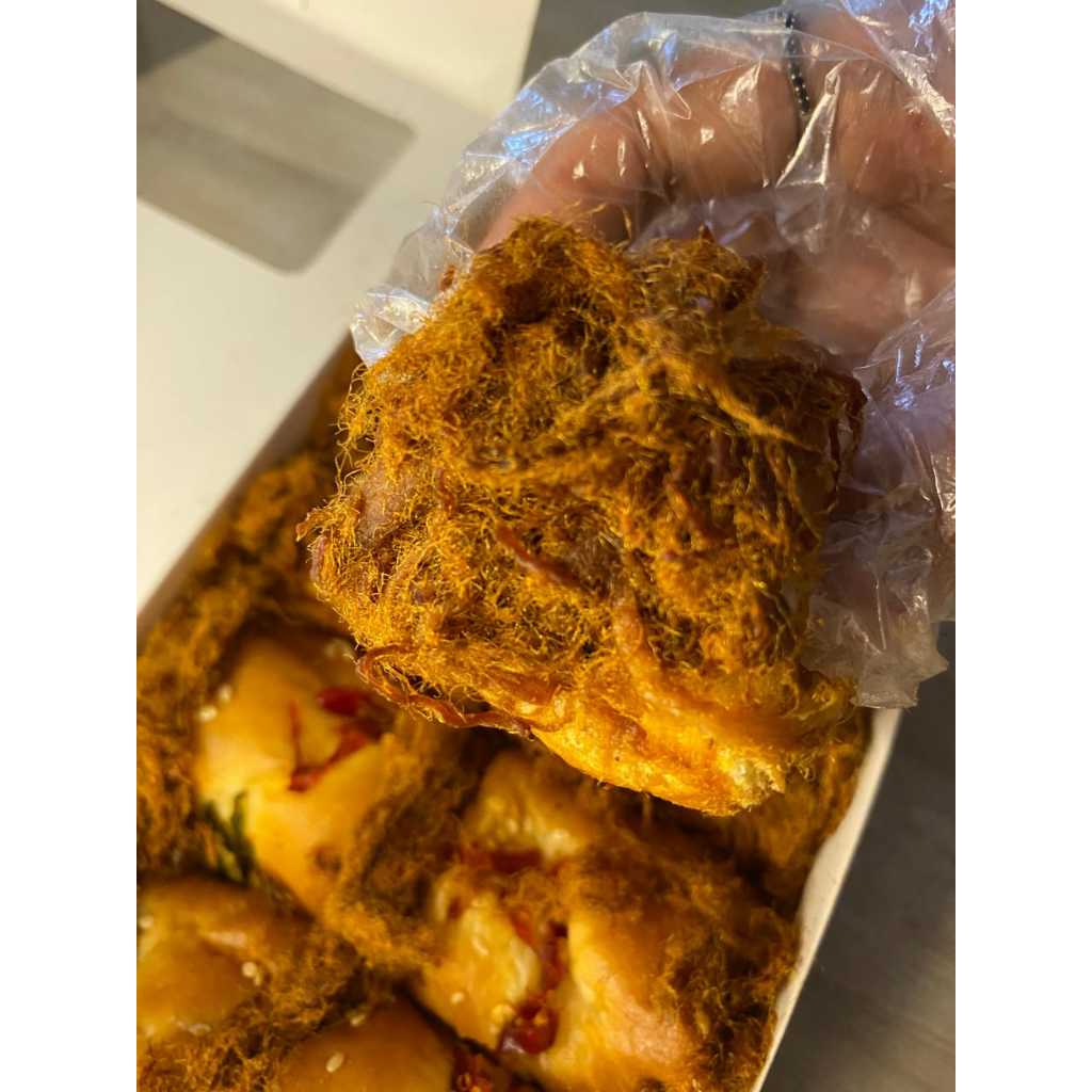 

RB22 Paket Roti Gulung Abon Original Boemi Rasa isi 10 pcs + Roti Gulung Abon Keju Pedas isi 5 pcs