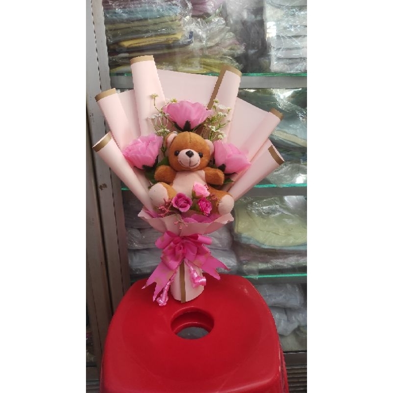 

buket boneka+3 tangkai mawar (wisuda/ultah/gift)