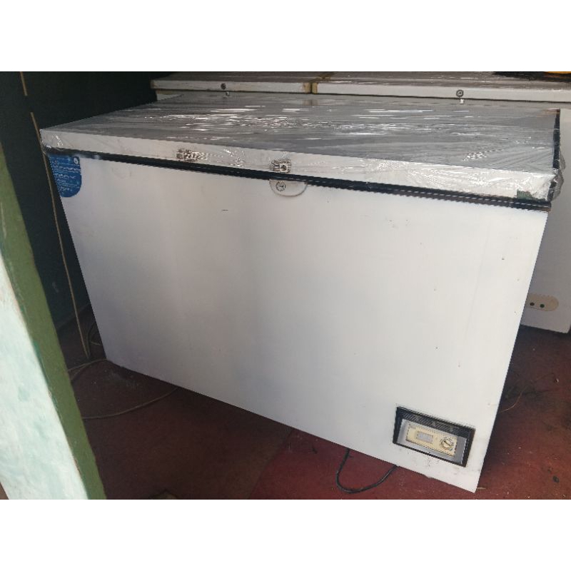 Freezer box second bekas 400 Liter GEA