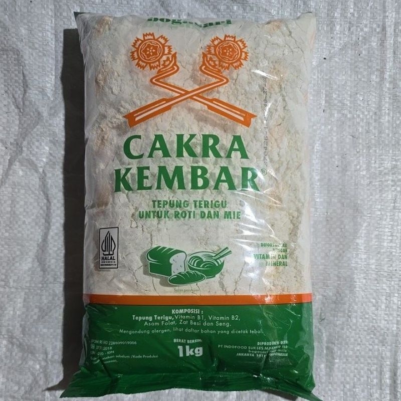 

Tepung terigu cakra kembar bogasari 1kg