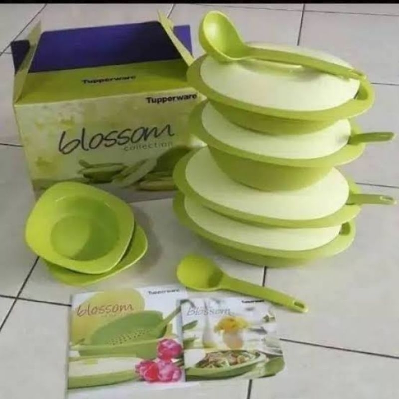 TUPPERWARE BLOSSOM COLLECTION SET