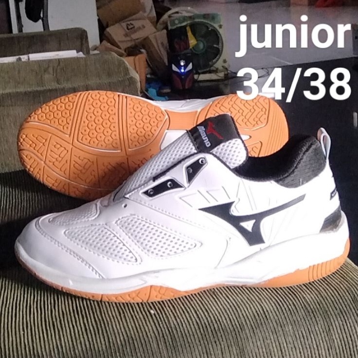 Harga Minggu Ini  sepatu voly junior terbaru