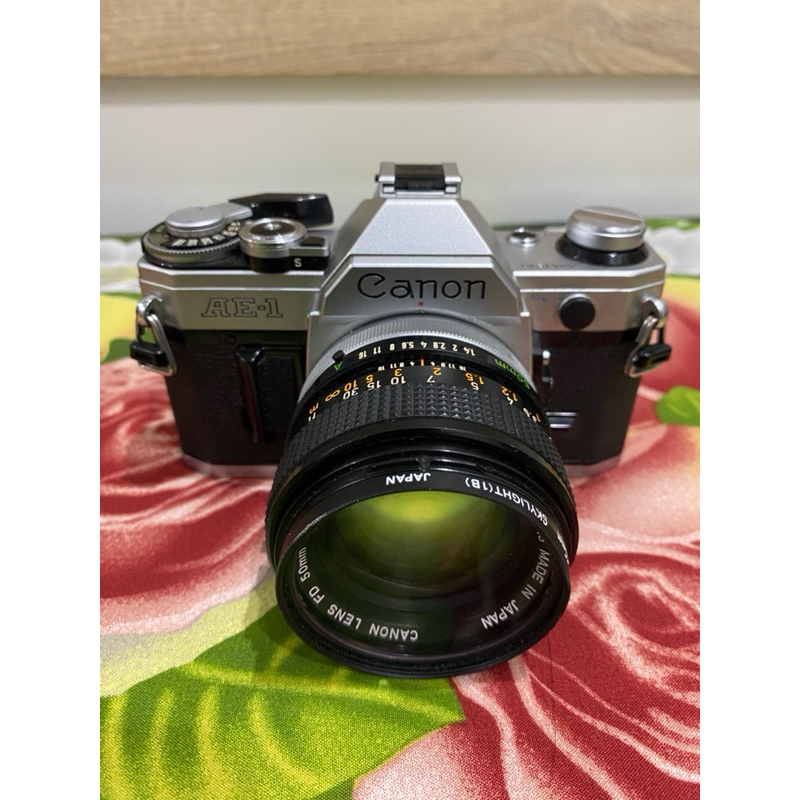 Canon analog AE 1 + Lensa 50mm f 1.4 FD like new