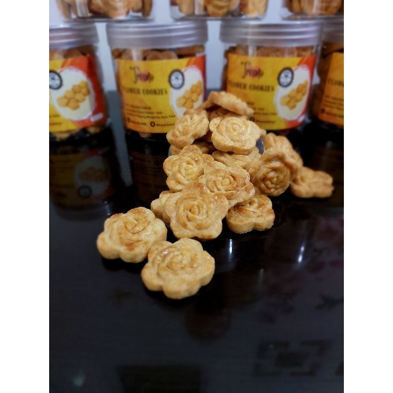 

Flower Cookies/Kuker butter toples