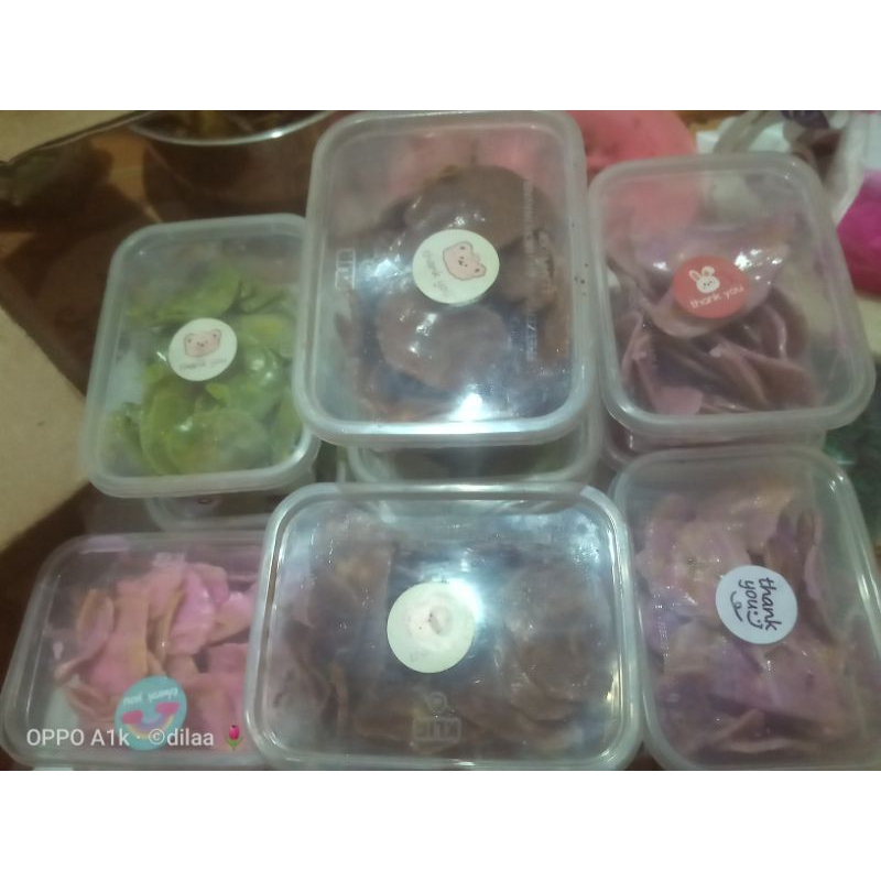 

PISANG CHIPS COKLAT STRAWBERRY MATCHA TIRAMISU VANILA MILO