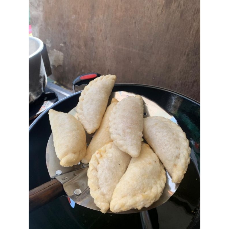 

CIRENG ASHA ISI AYAM SUWIR PEDAS 1 PCS