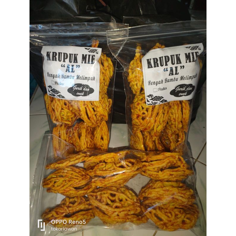 

PAKET HEMAT 3 BUNGKUS KERUPUK MIE " AL