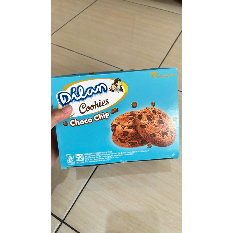 

Dilan Cookies Choco Chip 1 box isi 23 pcs