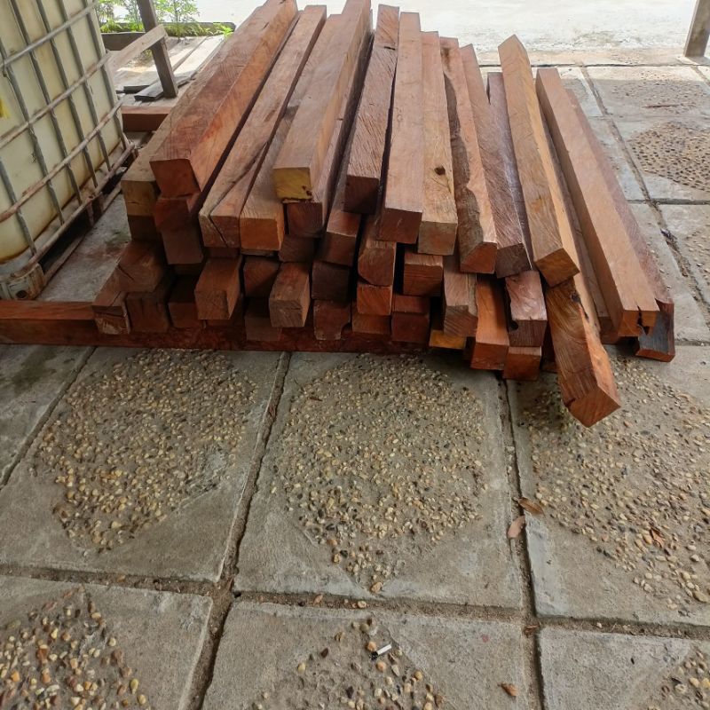 PAPAN KAYU ULIN KALIMANTAN