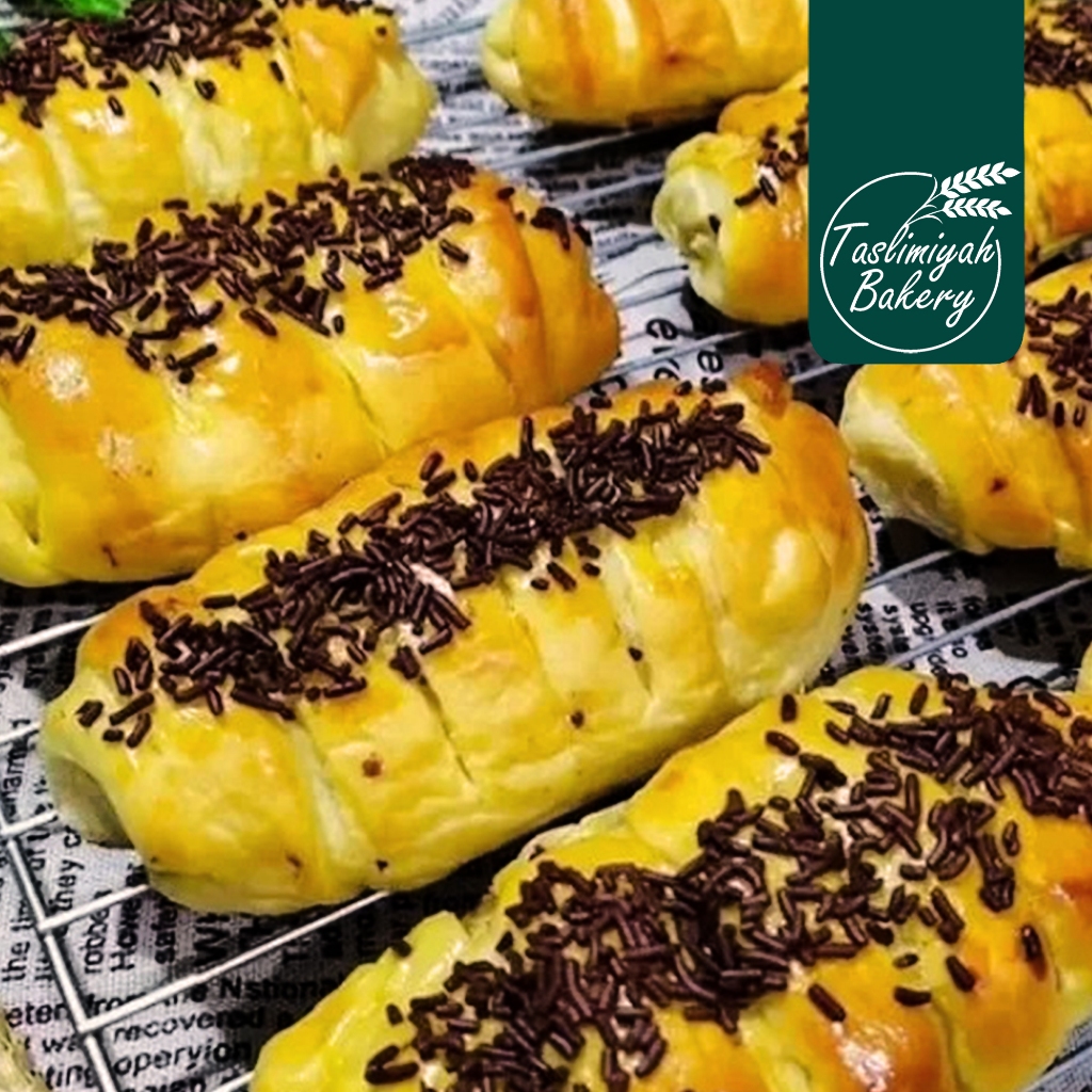 

Roti pisang coklat lumer - Taslimiyah Bakery l Hampers - Oleh-oleh khas Malang