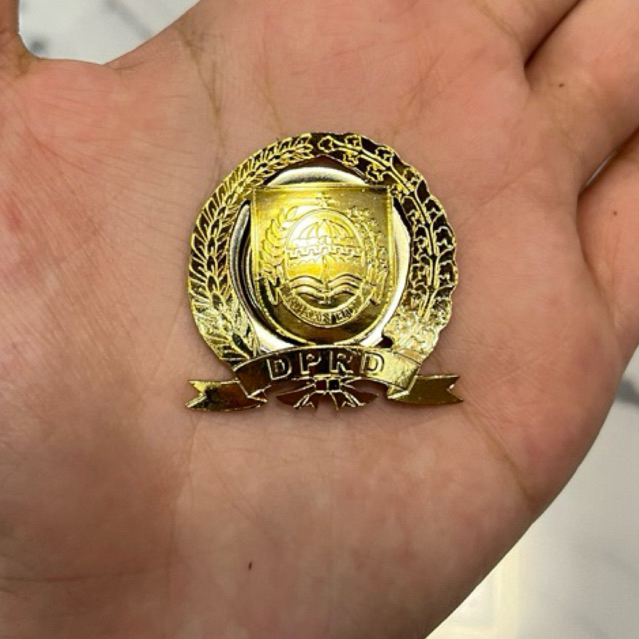 pin dada costume DPRD magnet