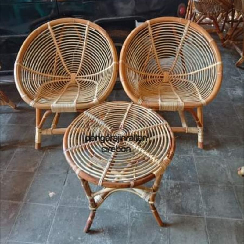 kursi rotan // kursi rotan minimalis // kursi rotan lucu // kursi rotan murah // kursi teras rotan