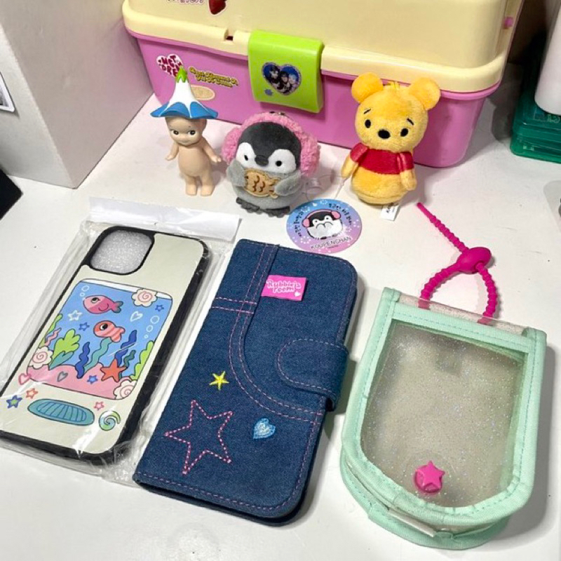 

preloved trinkets case makeup skincare