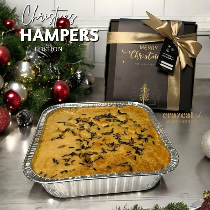 

SPECIAL HAMPERS/CHRISTMAS HAMPERS/GIFT/KADO - Large Macaroni Schotel + Black Box + Sleeve Box + Pita + Tag (Premium Ingredients)