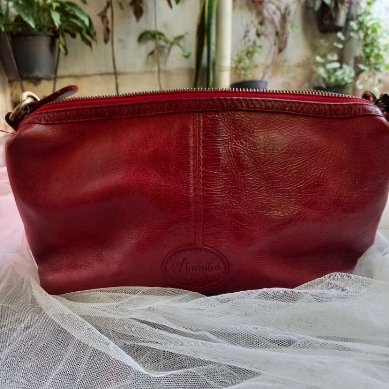 PRELOVED BAG kulit asli Anantio kolpri tas slempang buntel uk s, with dustbag