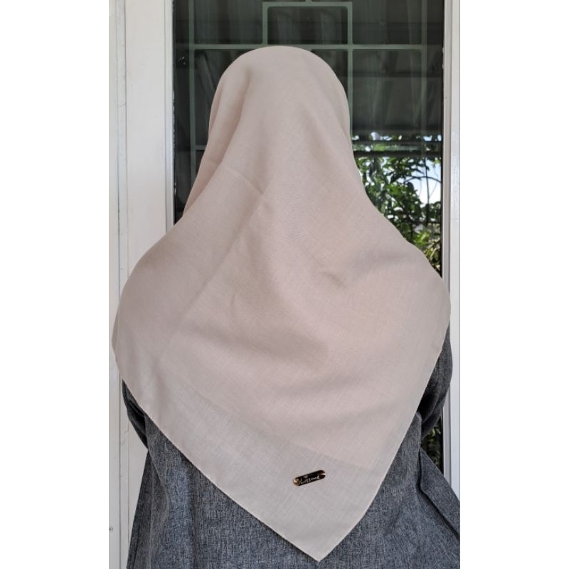 Lissme Paris Premium Latte Coklat Muda Paris Jahit Tepi Kerudung Segiempat Jilbab Segi Empat