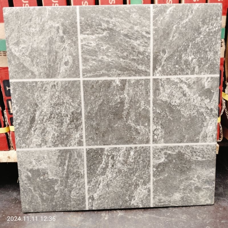 KERAMIK KASAR LANTAI KAMAR MANDI KIA ARIGA BLACK 30X30 KW1