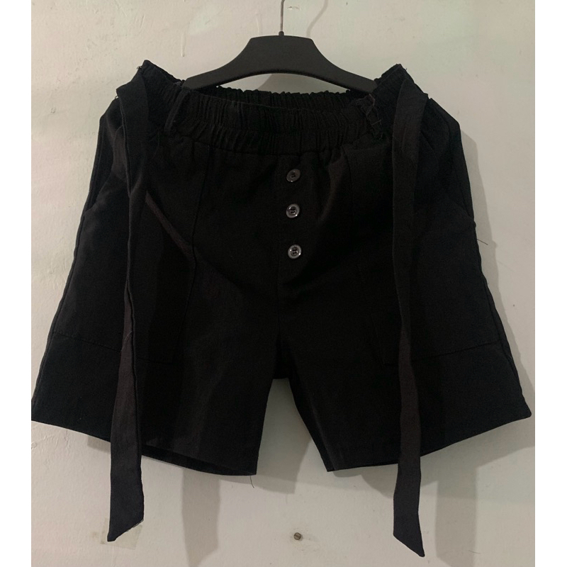 short pants hitam
