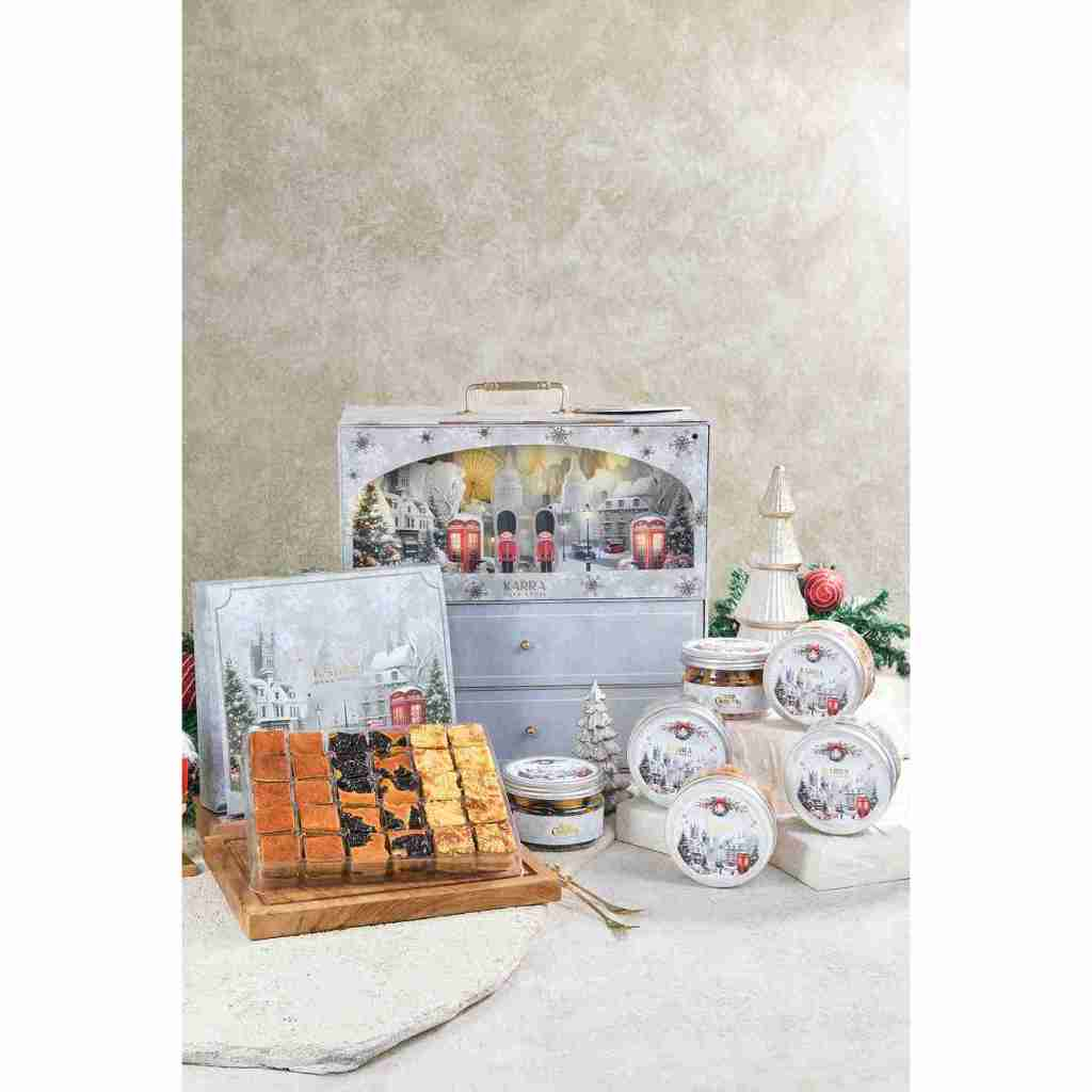 

Karra Bake House - Lapis Legit Premium Wysman - Nastar - Kue Kering Wysman - Hampers Christmas Edition - London Box [Hampers Natal - Hampers Xmas - Box Hampers Premium]