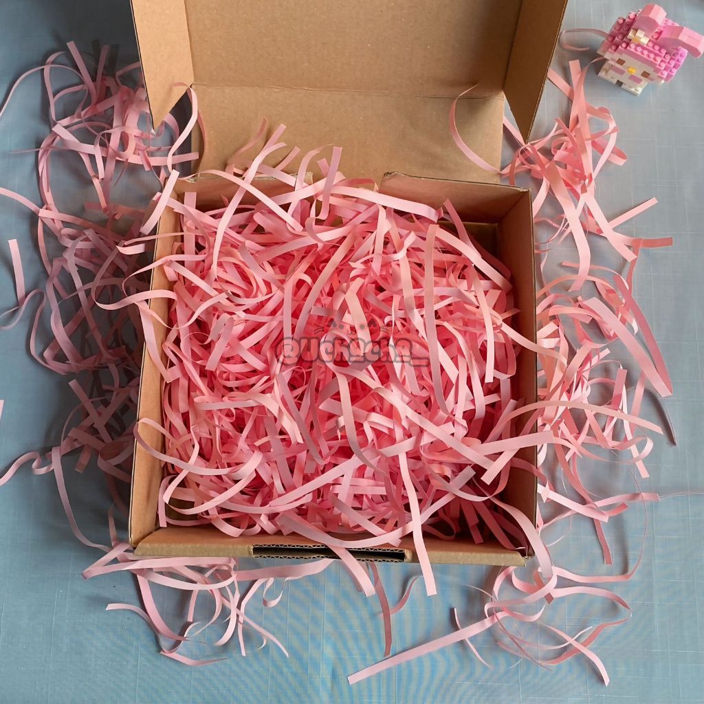 

Kertas Cacah Pink/Kertas Serut/Isi Gift/Box Filler/Shredded Paper /Kertas Potong /isian box hampers