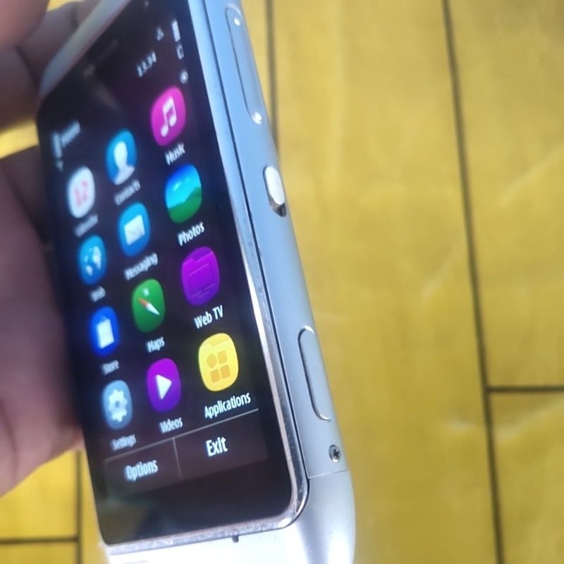 Nokia N8 original white edition limited