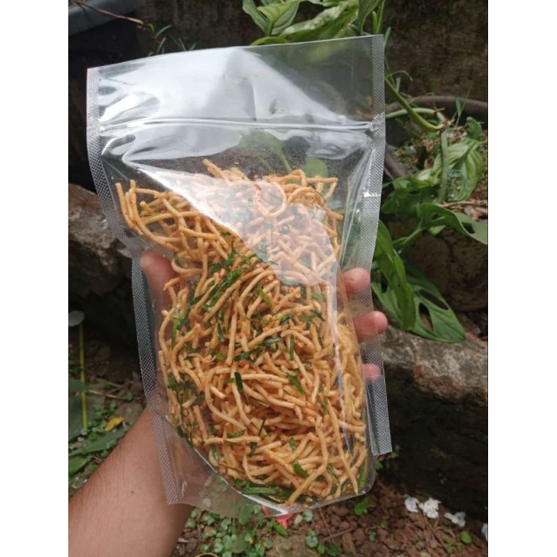 

Mie Jepang 250gr garlic daun jeruk Camilan Peteth PEDAS SANTETH