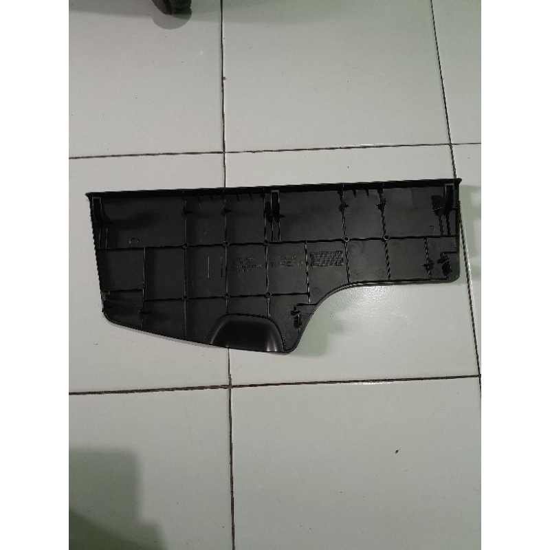 Cover penutup toolset bagasi kiri Nissan Xtrail T31 ori