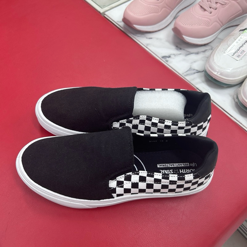 Bata Northstar sepatu sneakers slip on pria promo