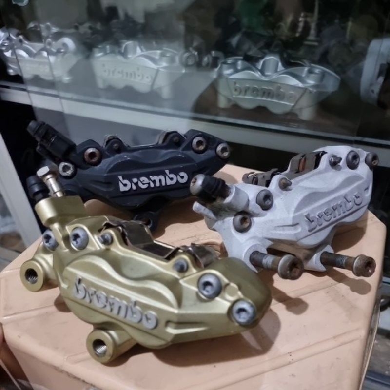 Kaliper kiri depan Brembo 4 piston 2 pin original axial