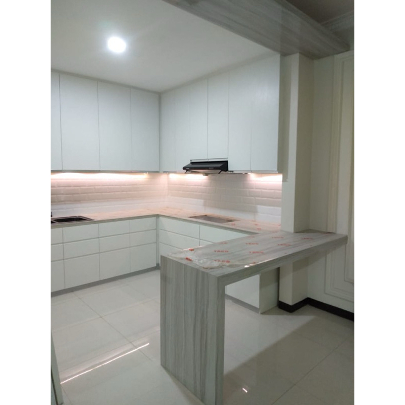 KITCHEN SET DAN MINI BAR