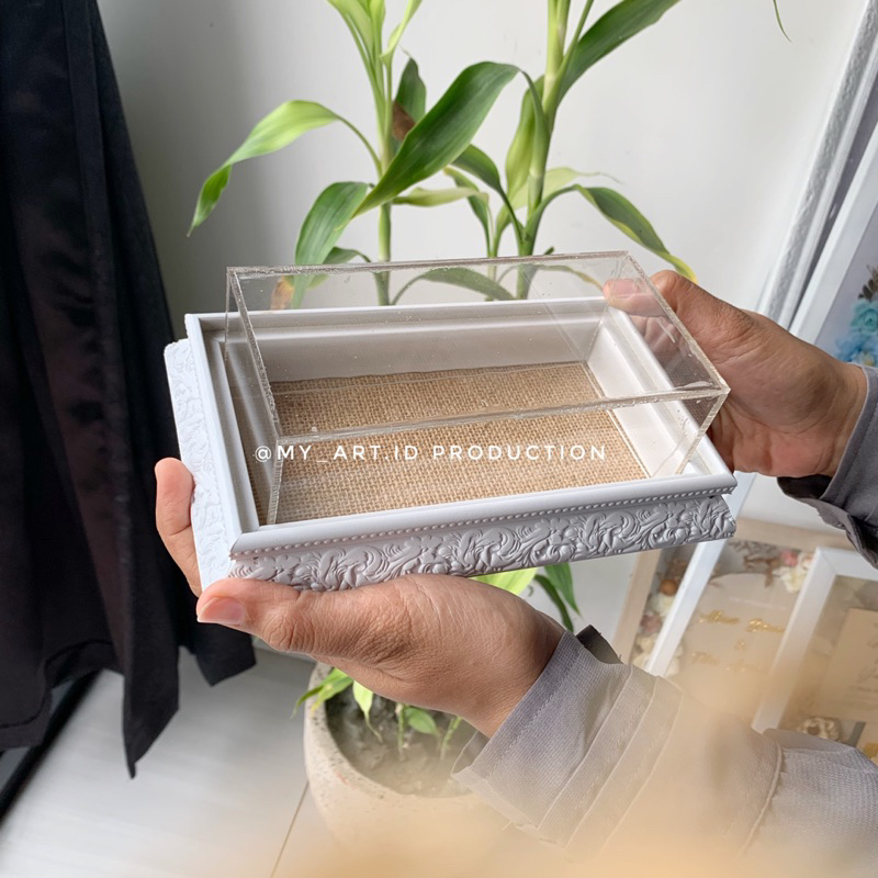 

Kotak akrilik untuk uang mahar Box mahar akrilik