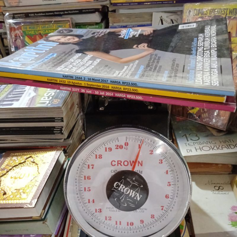 majalah kartini 1 kilo 3 buku Rp 25.000 bekas original