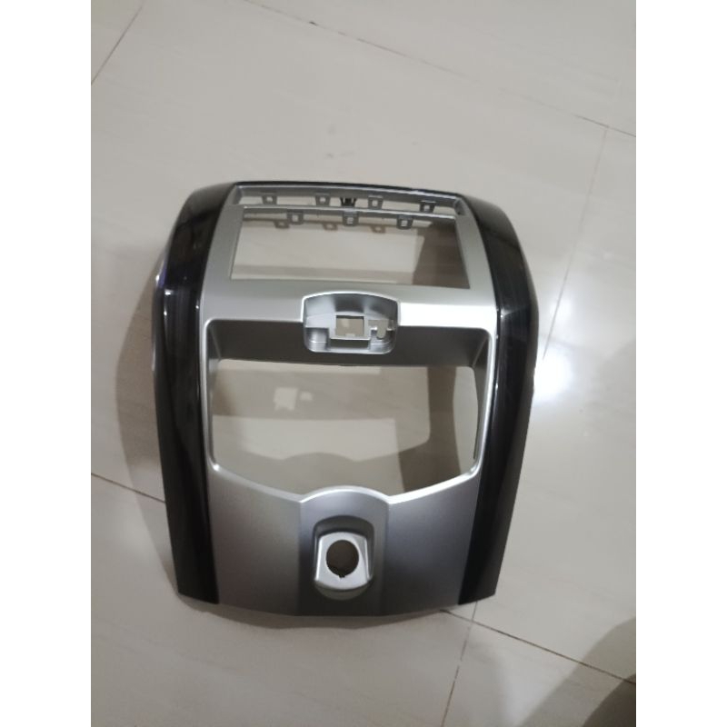 FRAME HEAD UNIT UNTUK MOBIL NISSAN LIVINA ORIGINAL
