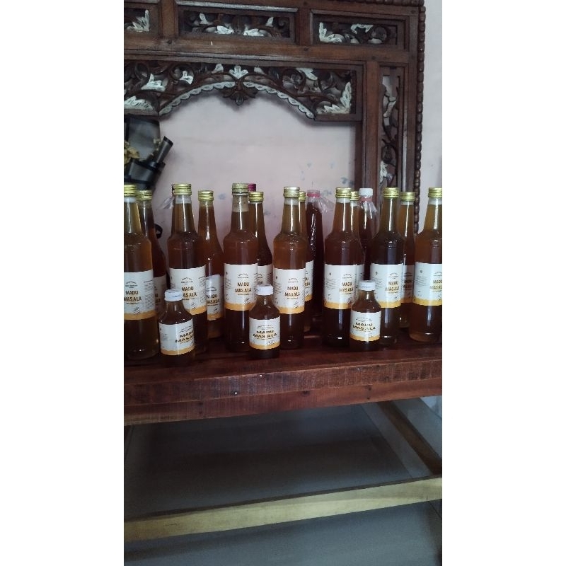 

Madu Lebah Murni 100% Tanpa Campuran