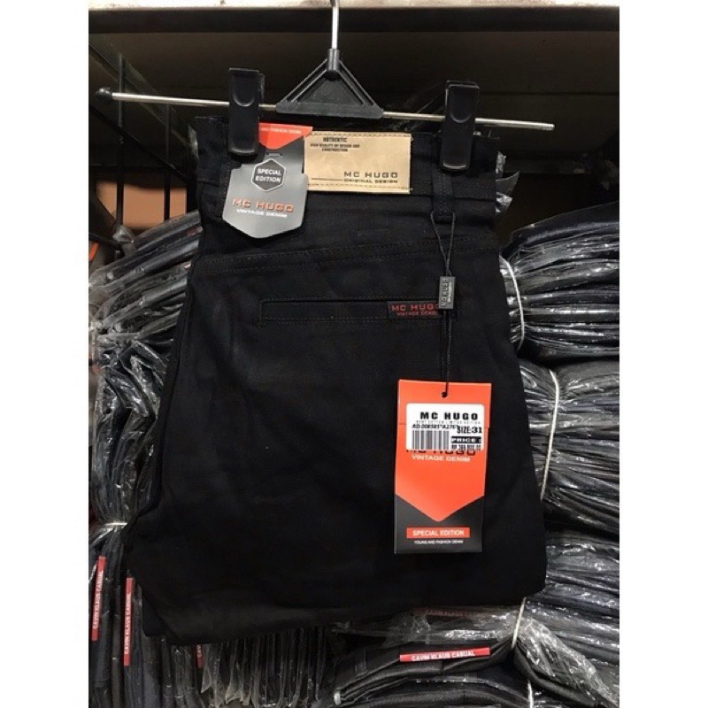 CELANA MC HUGO ORIGINAL