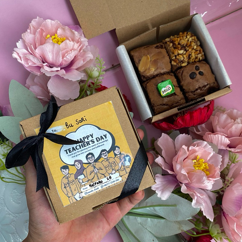 

Mini Fudgy Brownies uk.8x8cm SPECIAL EVENT